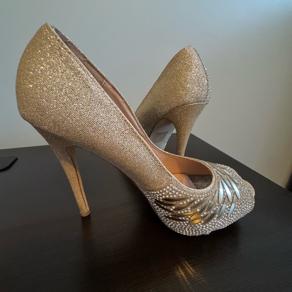 Escarpins OR parfaits pour les Fêtes 8.5 - Picture 3 of 10
